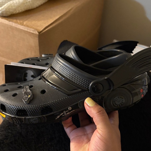 CROCS Batman Women's Slippers - Black and Yellow - Picture 4 of 4